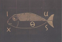 Arcabas représenté un poisso avec du laiton noyé dans du granito noir (gravure dans le sol)