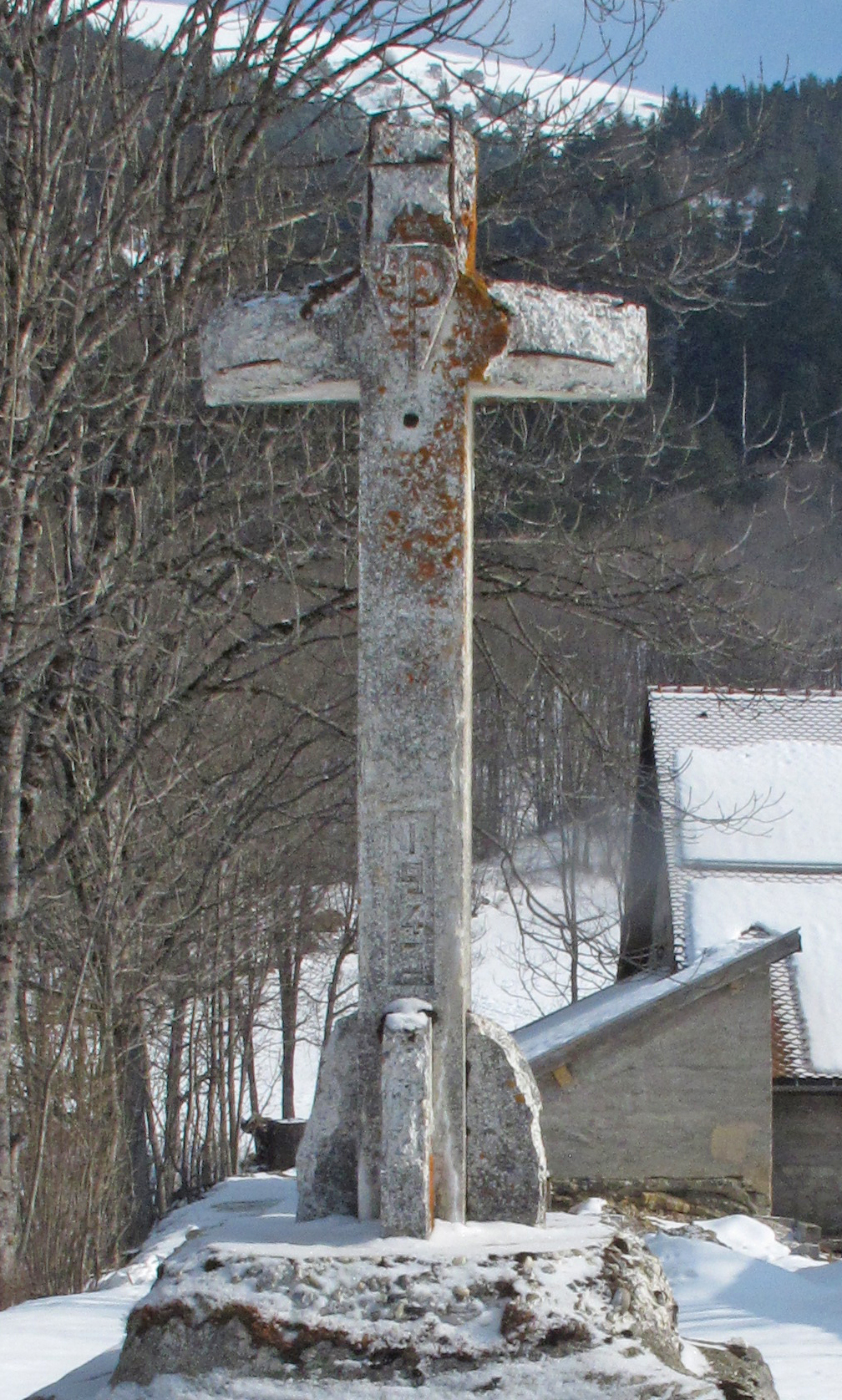 Les croix dans les villages, un patrimoine autant local que