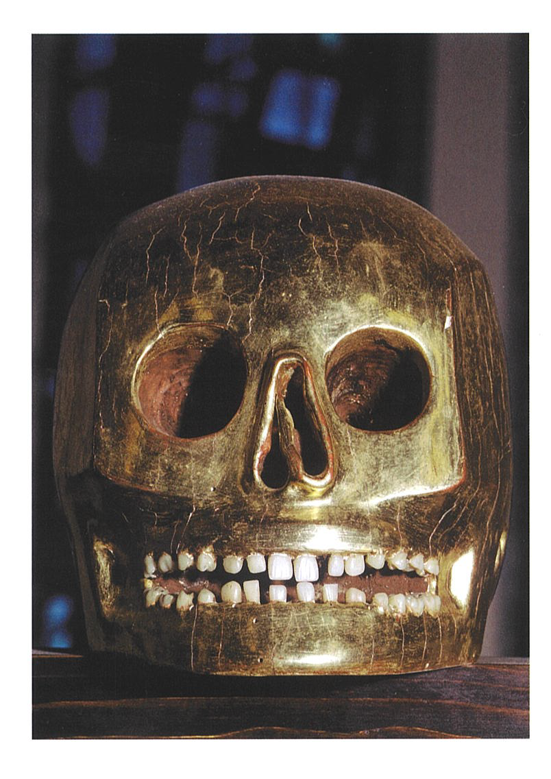 Arcabas représente un crâne avec du tilleul entouré de feuille d'or.