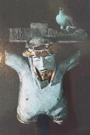 Ce bronze représente le Christ mort sur la Croix surmontée d'une colombe. © Allégret