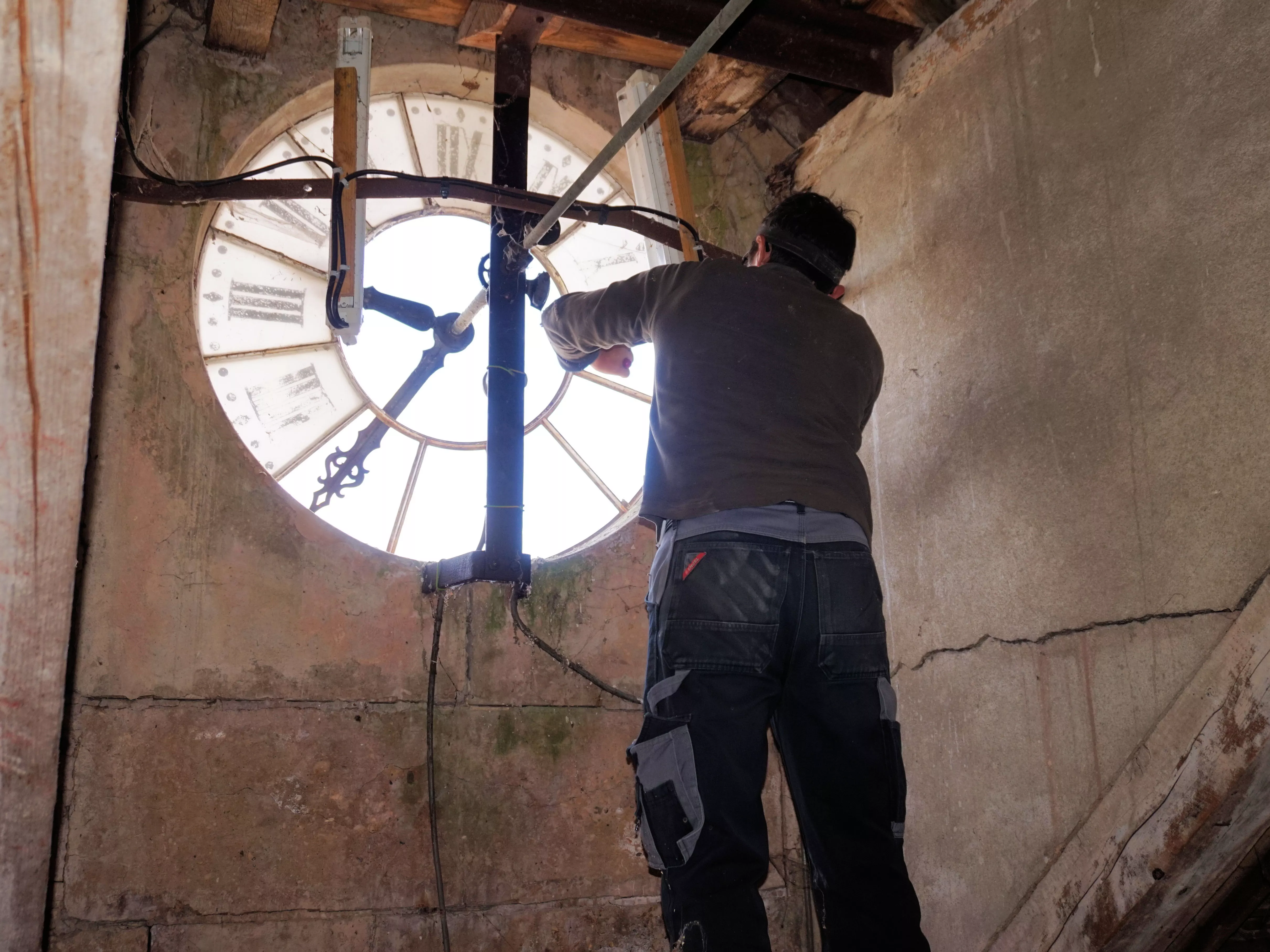 Restauration de l'horloge de la Mairie de Saint-Siméon-de-Bréssieu © Patrimoine Culturel