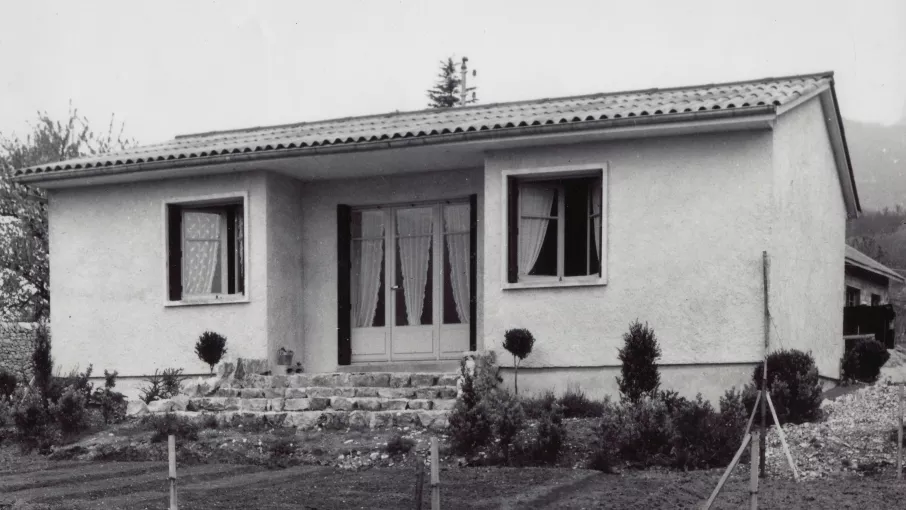 La première maison du quartier Plein Soleil, 1953 (Photographie, collection Corepha). © Corepha