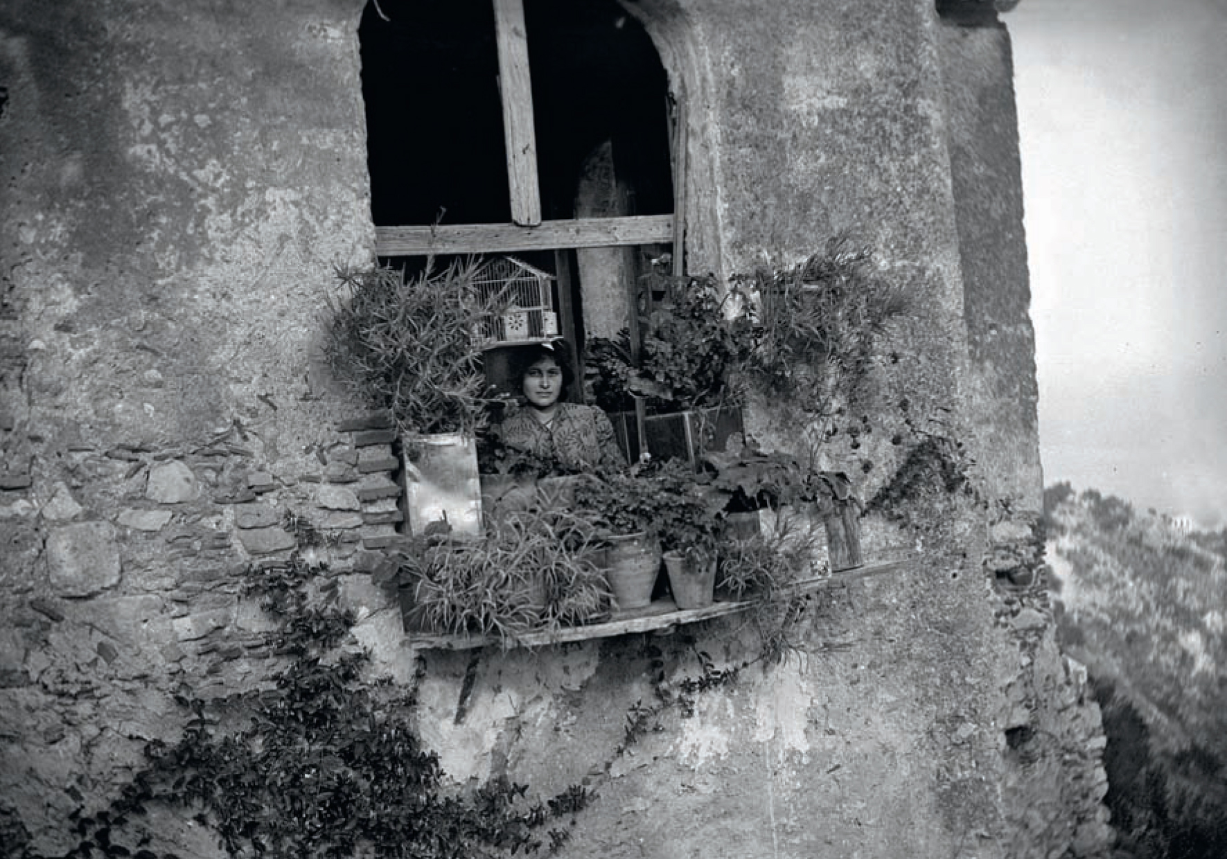 Paysanne italienne à une fenêtre, Sicile 1893