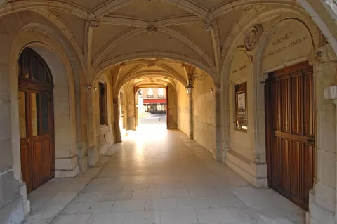 Palais du Parlement © Denis Vinçon Palais du Parlement, passage. © Denis Vinçon