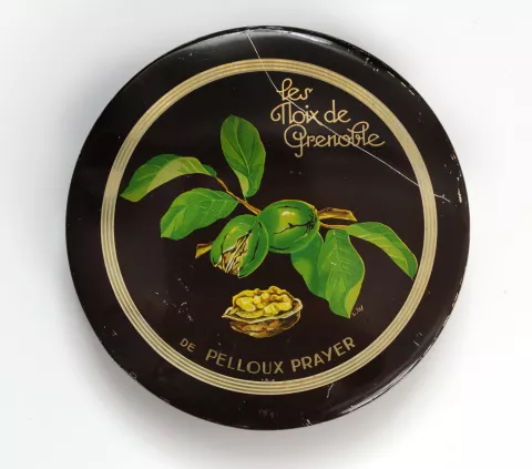 Boîte à bonbons, Les Noix de Grenoble DE PELLOUX PRAYER © Coll. Musée dauphinois – Département de l’Isère  
