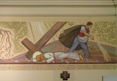 Eglise de Burcin, Luc Barbier, 1943 - Station 2 - Jésus est chargé de la croix © Patrimoine culturel - CD38