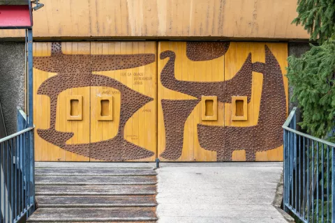 Entrée de l'église Saint-Jean, Grenoble © David Richallet