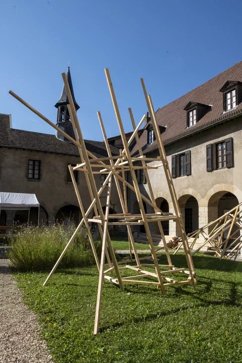 Installation de la structure en bois Installation de la structure en bois