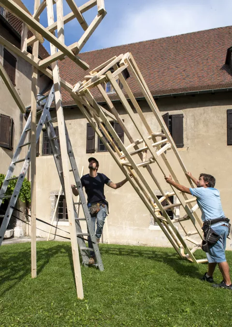 Installation de la structure en bois Installation de la structure en bois
