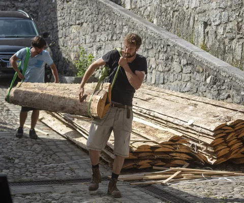Livraison planches pour couvrir la structure livraison planches pour couvrir la structure