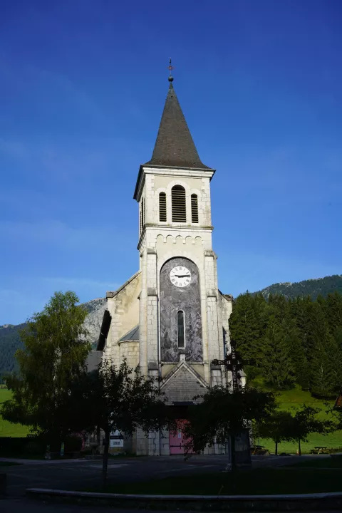 Vue générale de l'église avec oeuvre de P. Baudelocque