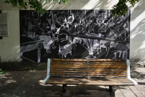 Collage dans le jardin du musée