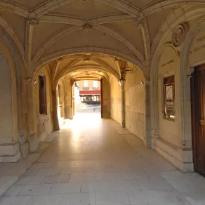 Palais du Parlement, passage. © Denis Vinçon