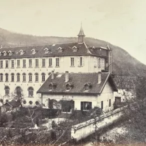 L'usine textile de Chanas, carte postale ancienne. © Patrimoine culturel, CD 38