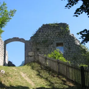 Châtau de Montbel, Saint-Pierre-d'Entremont © Patrimoine culturel-CD38