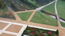 Le jardin historique vu du château (parterres à la française) © Département de l'Isère