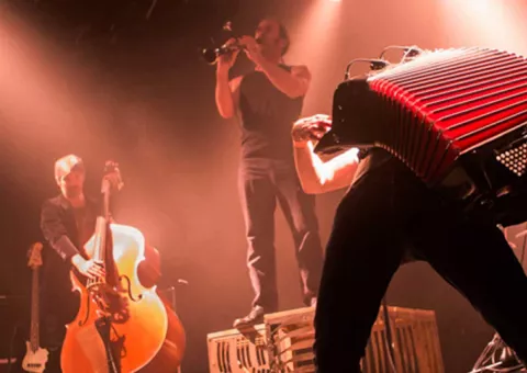 Photographie de concert du Tram des Balkans / Les Entêtés production © Joël Kuby