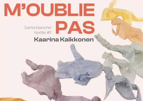 Affiche installation Kaarina Kaikkonen au musée Hébert. à partir du 1er septembre. visuel d'une sculpture en chemisess