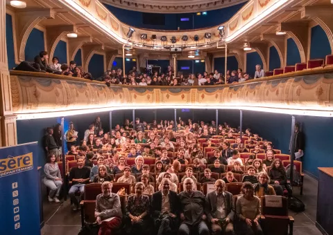 Photo du public depuis la scène du théâtre