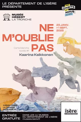 Affiche installation Kaarina Kaikkonen au musée Hébert. à partir du 1er septembre. visuel d'une sculpture en chemisess