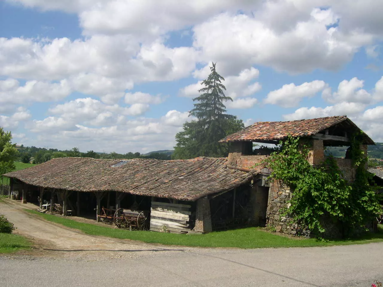Ancienne Tuilerie, Doissin Vue de l'ancienne tuilerie de Doissoin sous le soleil