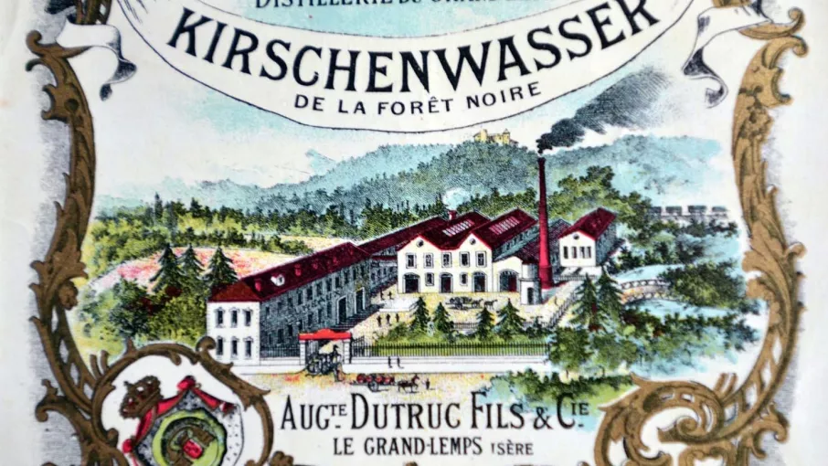 Etiquette montrant les premières dispositions de la distillerie Dutruc (archives Le Grand Lemps).