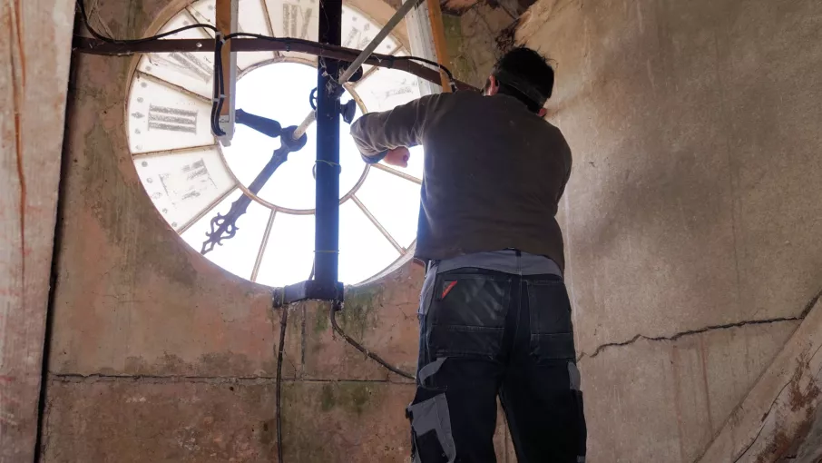 Restauration de l'horloge de la Mairie de Saint-Siméon-de-Bréssieu © Patrimoine Culturel