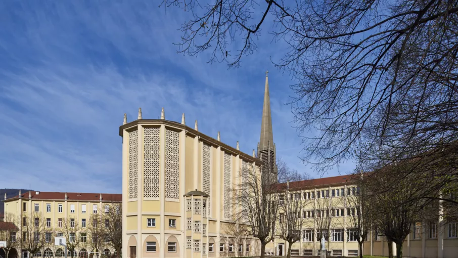 Le Petit Séminaire de Voreppe depuis le jardin. © Damien Lachas