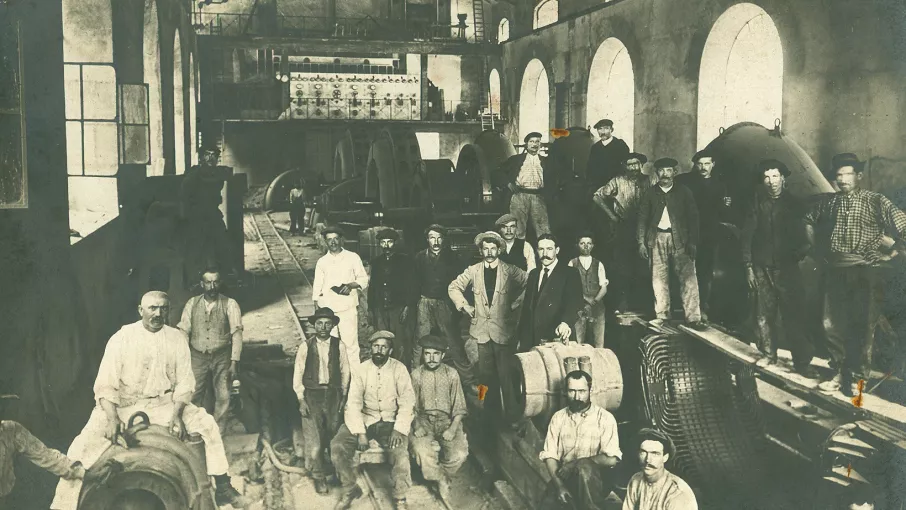 Photographie ancienne centrale des Roberts, fonds privé © R.Aillaud