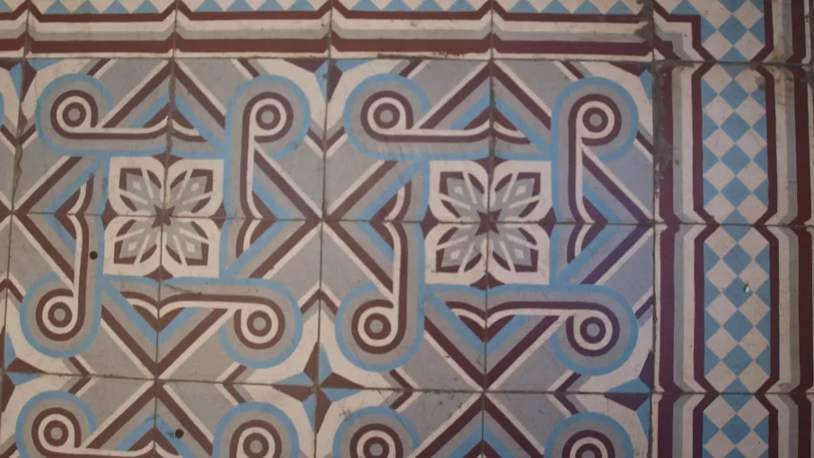 Détail dallage polychrome, Cure de Virieu © Patrimoine culturel-CD38