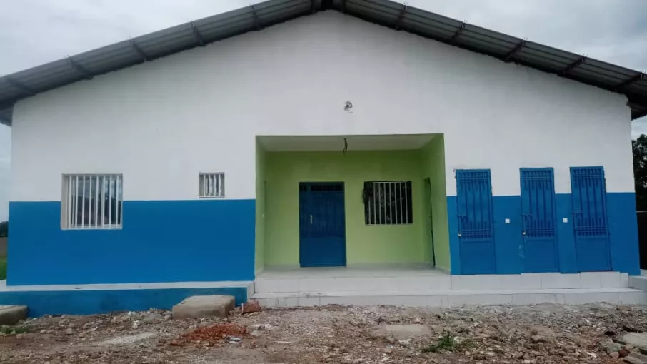 Bâtiment peint, juillet 2022 ©AideMédicaletDéveloppement