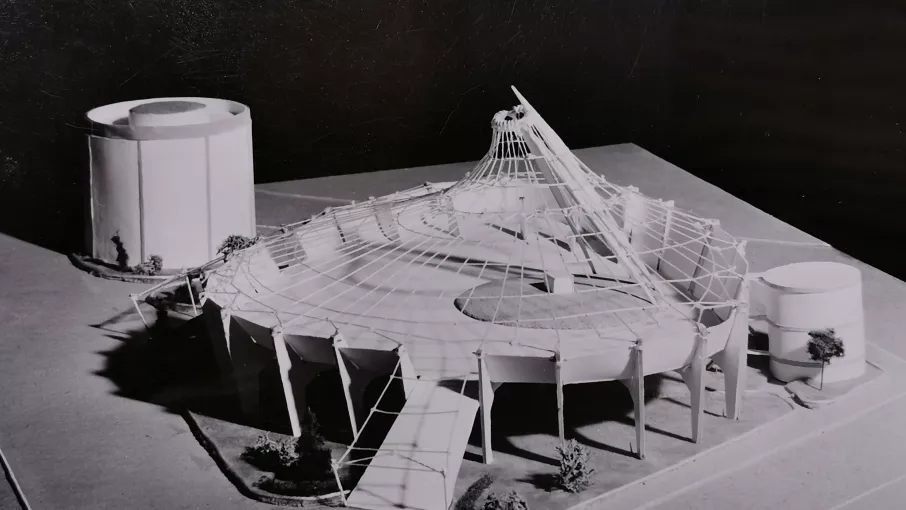Maquette de l’église Saint-Jean en 1962. Fonds Maurice Blanc, Archives Départementales de l’Isère © Archives Départementales de l’Isère 
