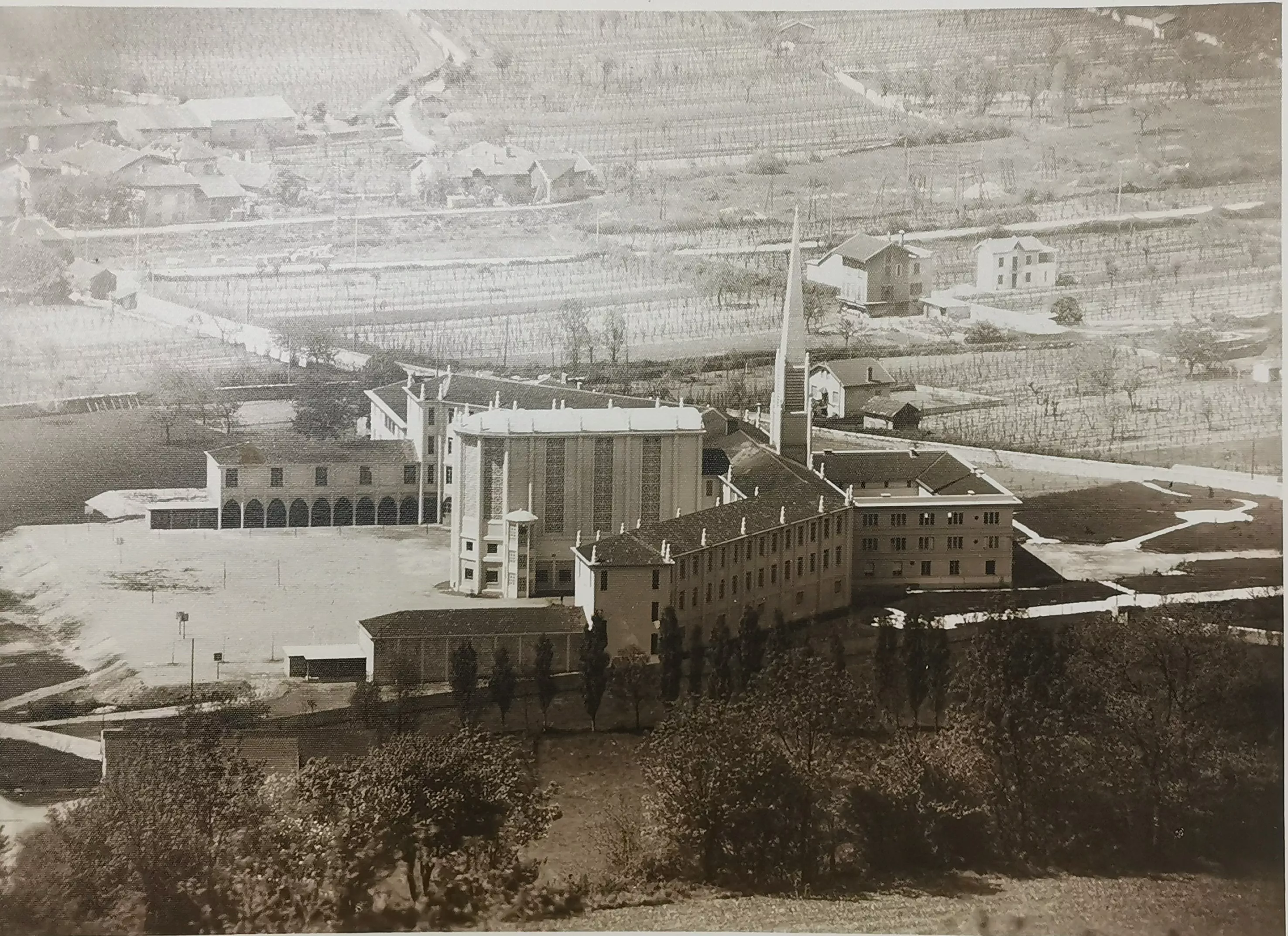 Vue générale de l’Ancien Petit Séminaire de Voreppe, Photos Archives Historiques du Diocèse de Grenoble. © Diocèse de Grenoble - Droits réservés