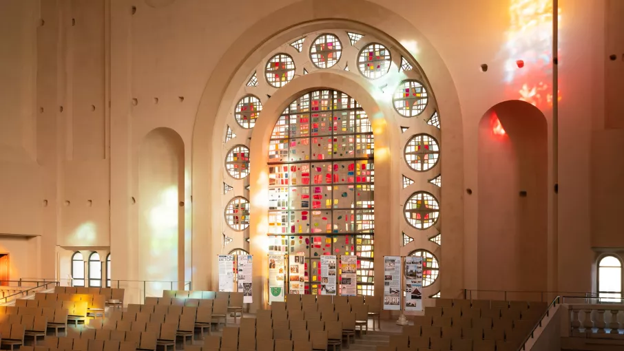 De béton et de lumière © Silence