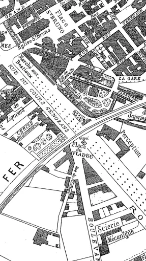 Extrait d’un plan de Voiron, fin du XIXe siècle (AM Voiron). A l’articulation avec la place d'Armes et sur les anciennes tanneries et maisons est construit en 1864 la nouvelle église. Le chemin de fer nécessite un viaduc, établi au sud du mail. © Archives municipales de Voiron